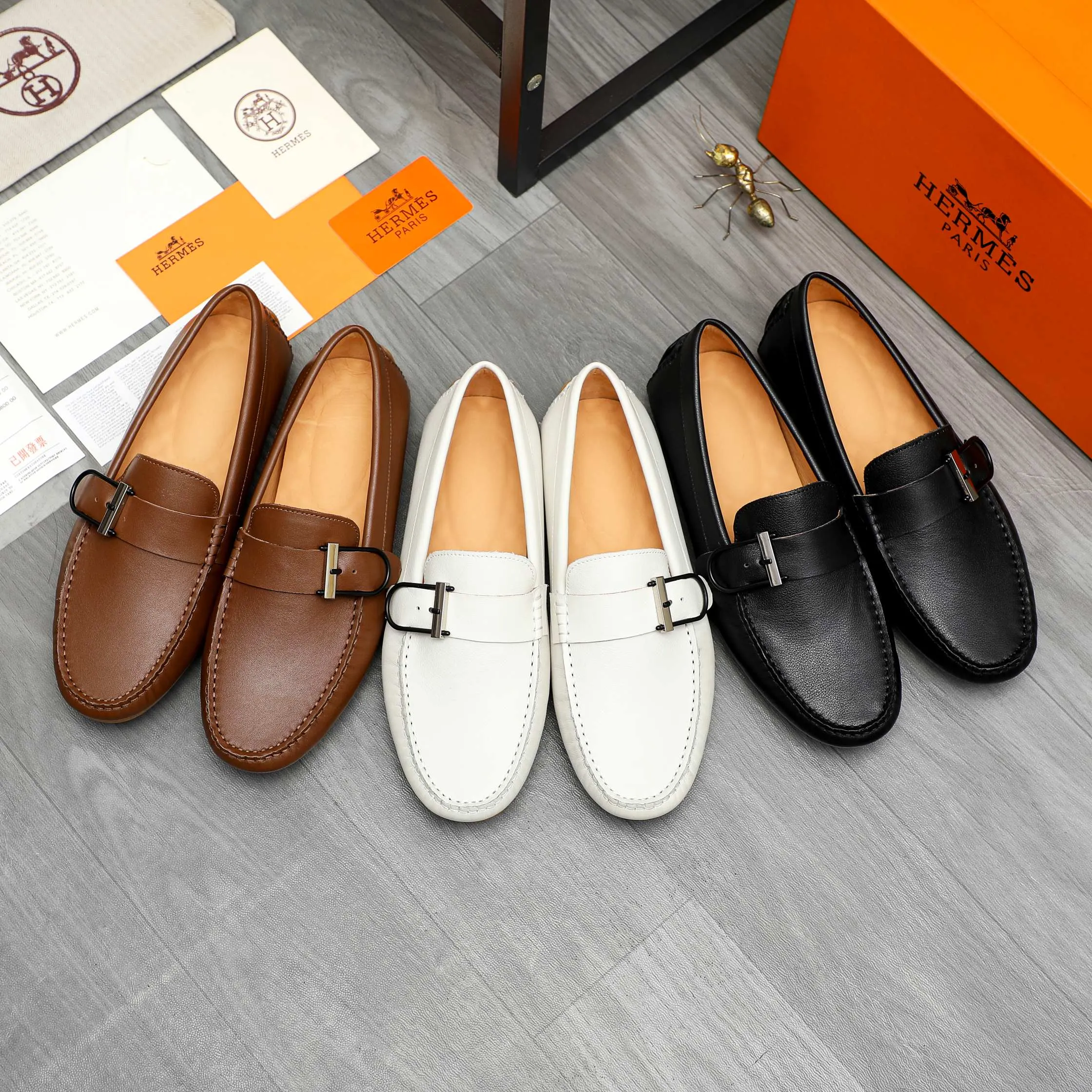 P380 Product trademark: HERMES "Hermes" casual slip-on men's shoes. Regular size: 38-44 Product material: Selected small pebbled cowhide upper, pigskin lining, rubber outsole